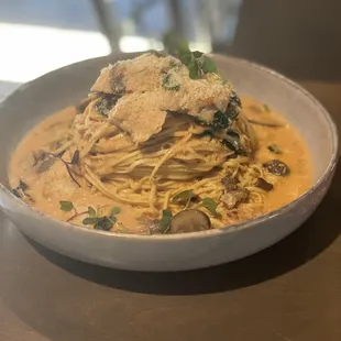 Chicken diavolo , roasted red pepper cream sauce, mushrooms , spinach
