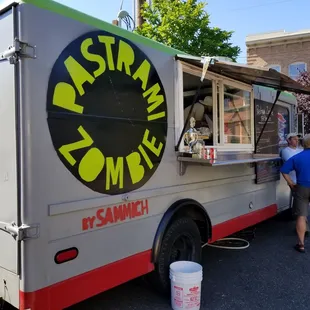 First visit. Love the foooooood carts here!