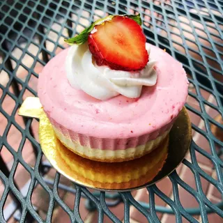 Strawberry Mousse Cheesecake, individual.