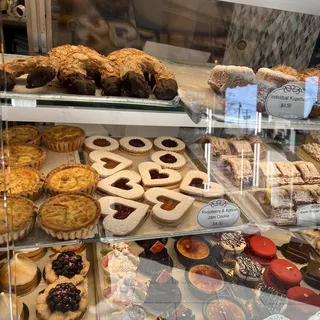 Oversized Apricot Jam Cookie, 1 each.