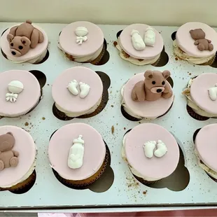 One dozen cupcakes - Strawberry Cheesecake