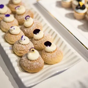 Vanilla cream puffs