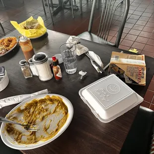 Aliens and a cleaned plate.