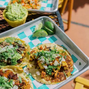 a tray of tacos