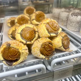 Dulce de Leche Canoli