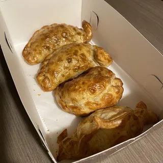 4 Quesos Empanada