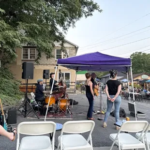 Live music 6-9pm Fridays &amp; Saturday- tonight is Mark Whiskey &amp; the Sours