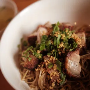 dried noodles with pork