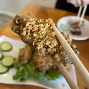 Butter garlic chicken wings, so rich garlic flavor.
