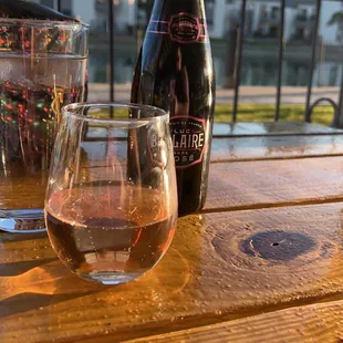 I love this sparkling rosè