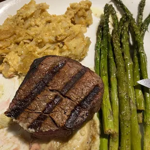 Filet mignon, au gratin potatoes, and asparagus. All incredible.