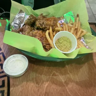 Wings with lemon pepper on the side