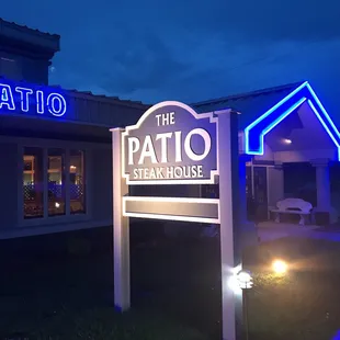 the outside of the restaurant