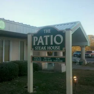 the outside of the restaurant