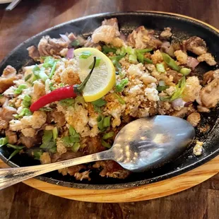 Sizzling pork sisig