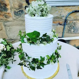 a three tiered wedding cake