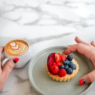 tart aux fruits and a cappuccino.