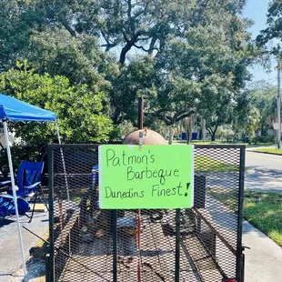 a sign on the back of a trailer