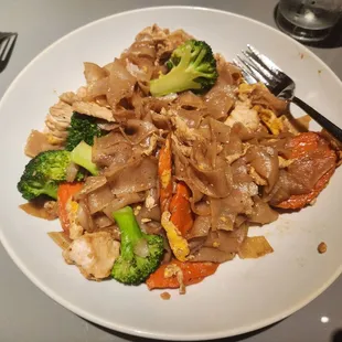 Pad See Ew with chicken