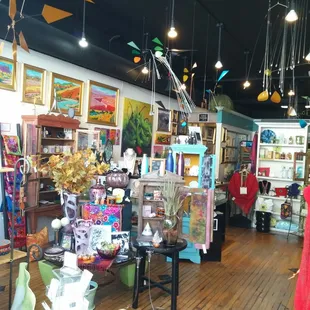 Great gift shop with unique gifts for everyone.