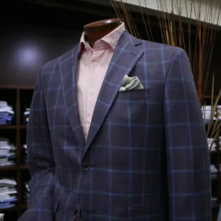 Mannequin showcasing a bright spring style.