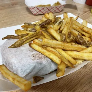 Cheeseburger &amp; fries