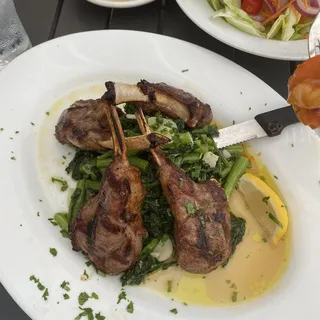 Lamb chop with broccoli rabe