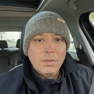 Dan E.