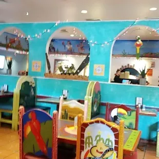 Dining room inside at Patrons in Wexford PA.