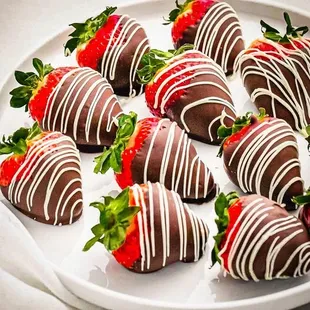 Gift food boxes and handmade candies available on the holidays!