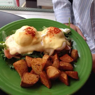 COLD WILD SMOKED SALMON BENEDICT