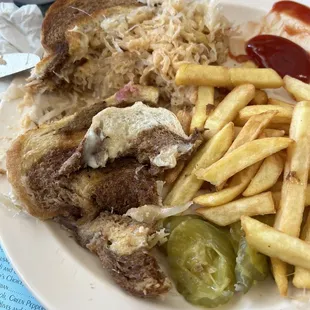 I feel like they put a whole jar of sauerkraut on this sandwich... I had to scrape off a majority of it.