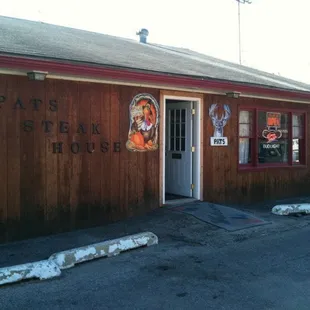 the entrance to the restaurant