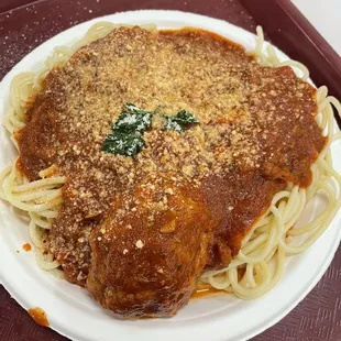 Spaghetti and meatball