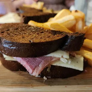 Corned beef rueben