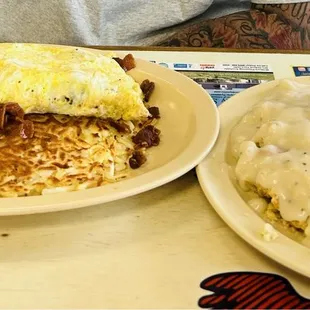 Sausage omelette w/ biscuits