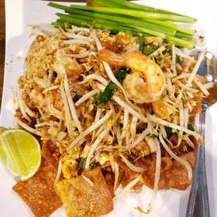 Wonton Pad Thai .... Just O.K.
