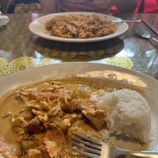 Pad Thai &amp; Massaman Curry.!