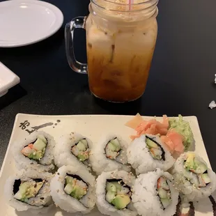 California Roll 20 oz. Thai Sweet Tea