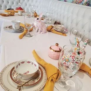 Table setting in the private tea room