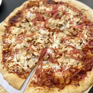 BBQ chicken pizza
