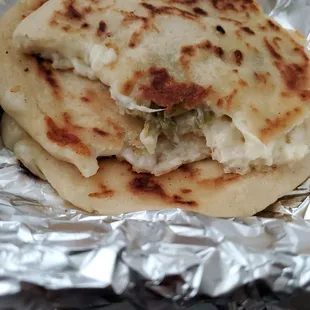 Loroco and cheese papusas