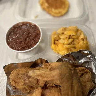 4/5: Fried chicken, 4/5 Mac n Cheese, 5/5 Hot water cornbread, 5/5: Red beans n rice