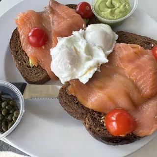 Patys Avocado Smoked Salmon Toast