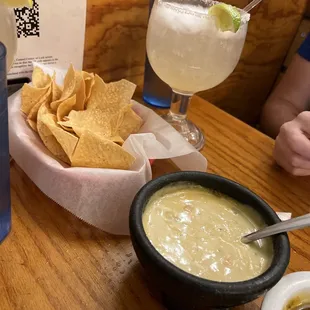 Queso and Chips