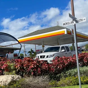 Shell gas $4.65, Pau Hana Express &amp; CarWash808