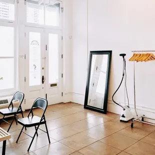 Well-equipped with essentials, Pauahi Street Photo Studio provides a creative space ready for your next fashion shoot or project in Honolulu