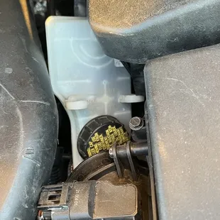 Empty brake fluid reservoir