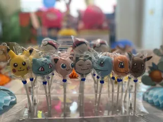 Cakes on Sticks