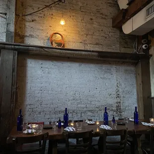 interior, pizza